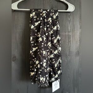 Black and White floral wrap